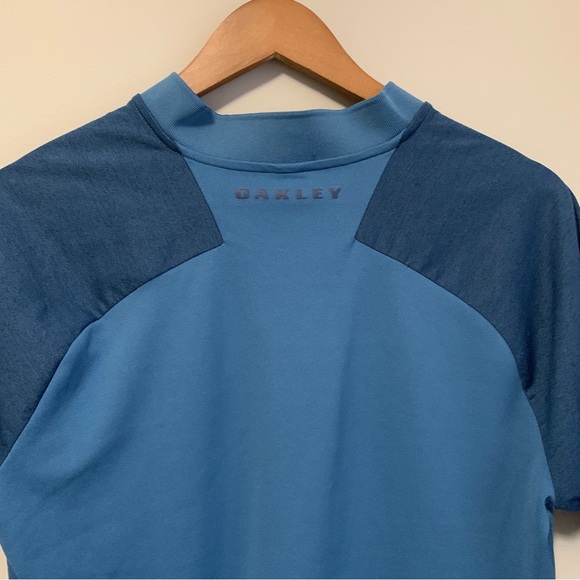 Men's Blue Oakley Short Sleeve Shirt - Picture 5 of 7